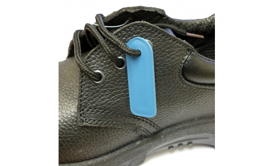 detectable-tag-on-shoe-no-split-ring